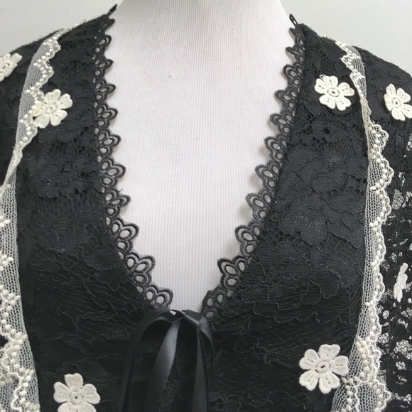 Alexis CYNDI v-neck semi sheer lace long sleeve chrochet top black NEW L - Picture 5 of 7